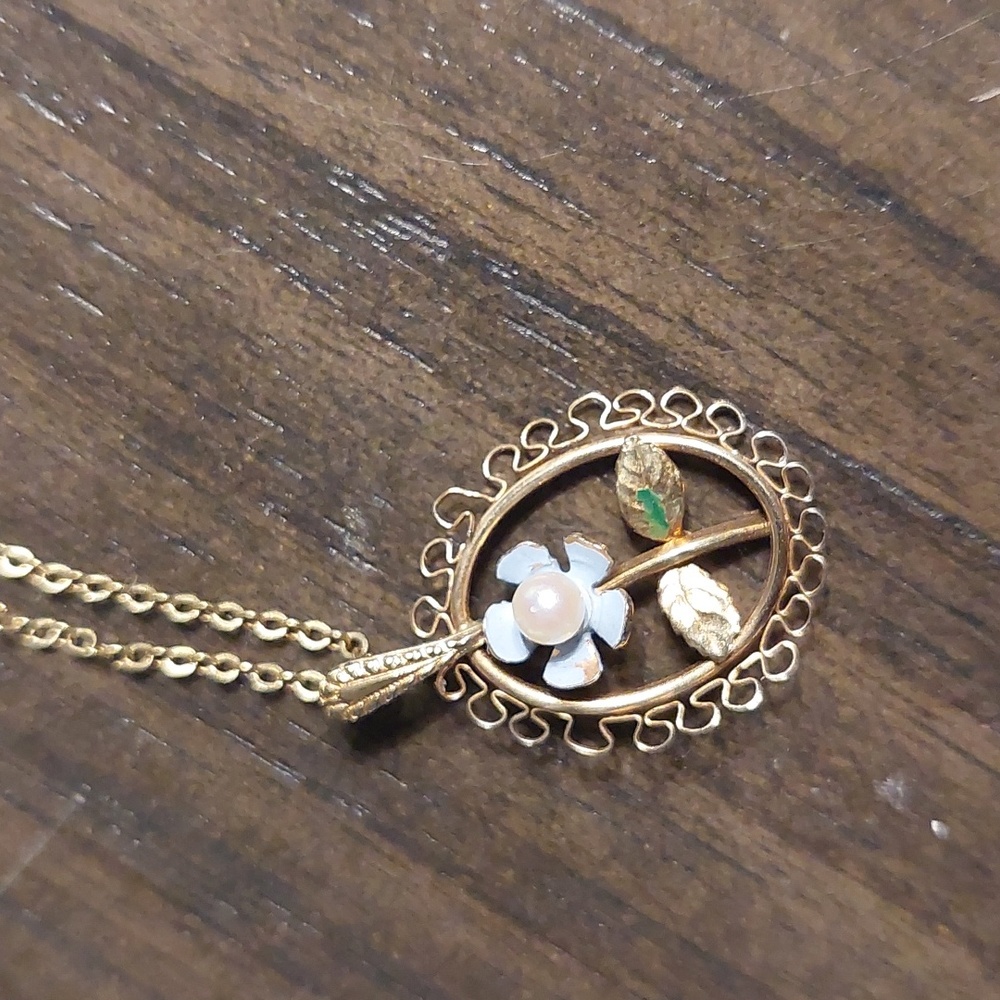 Vintage Krementz dainty flower filigree necklace.